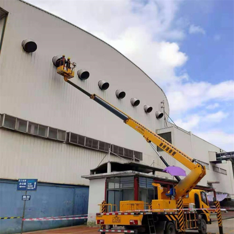 故城县高空作业车出租服务：专业广告牌安装解决方案