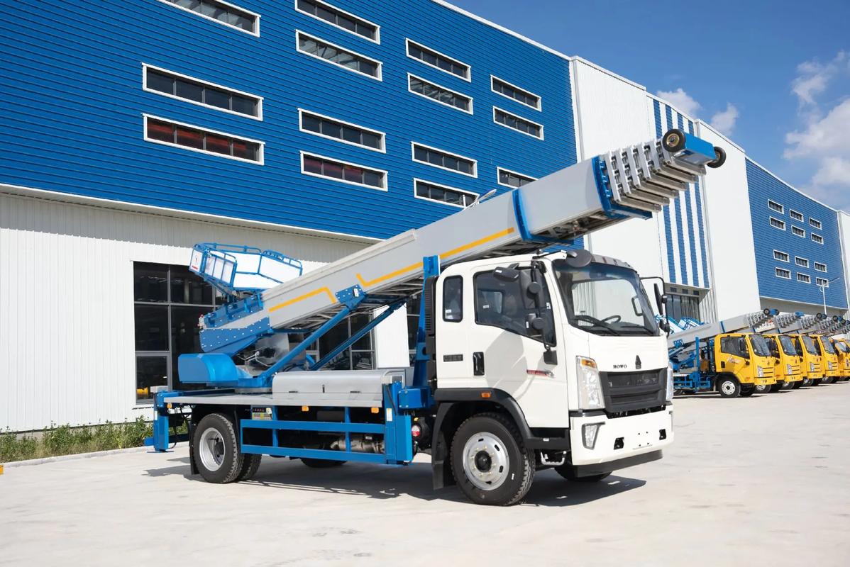 故城县出租云梯车高空作业车 建筑垃圾搬运